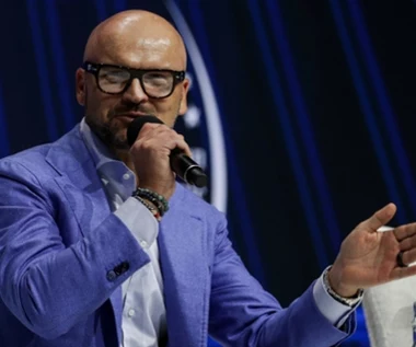 Brzoska pokazał "podatkową listę wstydu". Zadał politykom dwa pytania