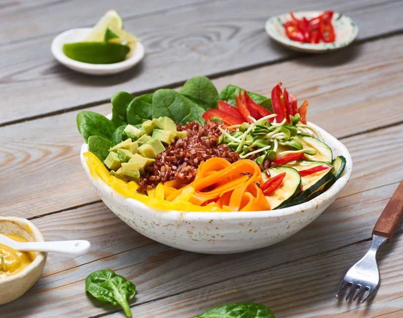 Buddha bowl to sposób na stworzenie pysznego, kolorowego i zbilansowanego posiłku /materiały prasowe