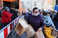 ​Budki i karmniki dla ptaków z recyklingu za elektrośmieci