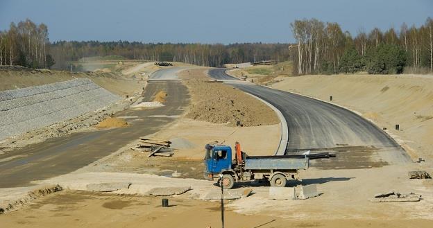 Budowa A4 na odcinku Tarnów - Dębica. Stan z początku kwietnia / Fot: Tadeusz Koniarz /Reporter