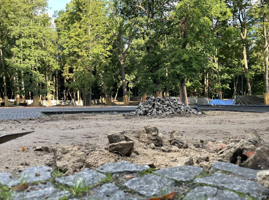 Budowa cmentarza, na którym spoczną obrońcy Westerplatte /Kuba Kaługa /RMF FM