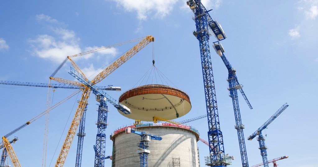 Budowa elektrowni atomowej (zdj. ilustracyjne) /AFP
