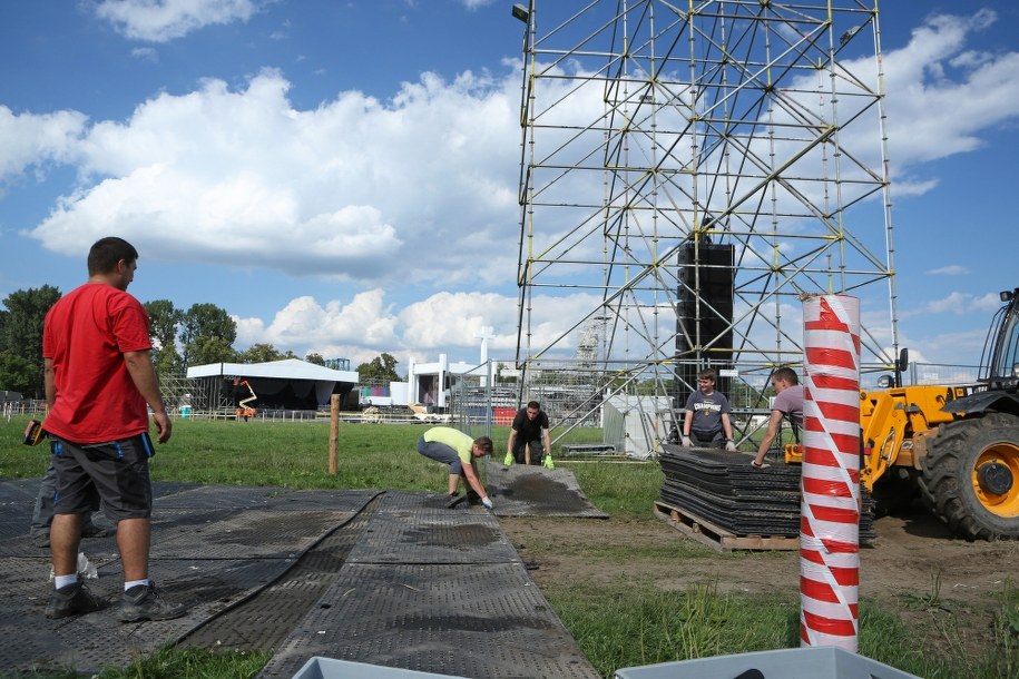 Budowa infrastruktury na krakowskich Błoniach /Stanisław Rozpędzik /PAP