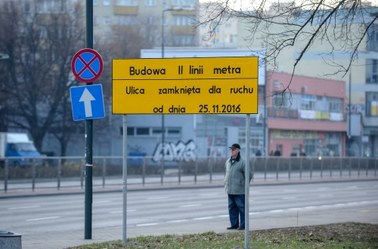 Budowa kluczowej stacji warszawskiego metra wstrzymana