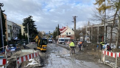 Budowa lewoskrętu z ul. Żmujdzkiej w al. 29 Listopada potrwa dłużej