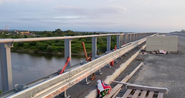 Budowa mostu na Dunajcu na A4 koło Tarnowa / Fot: Tadeusz Koniarz /Reporter