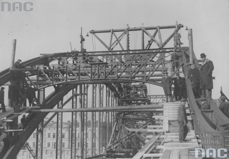 Budowa Mostu Piłsudskiego /Z archiwum Narodowego Archiwum Cyfrowego