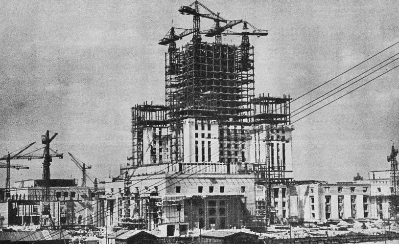 Budowa  Pałacu Kultury i Nauki w 1953 /foto: wikipedia /domena publiczna