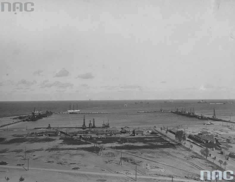 Budowa portu Marynarki Wojennej w Gdyni /Z archiwum Narodowego Archiwum Cyfrowego