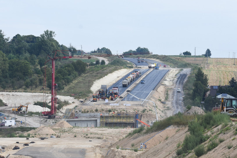 Budowa S19 to flagowa inwestycja obecnego rządu /Krzysztof Radzki /East News