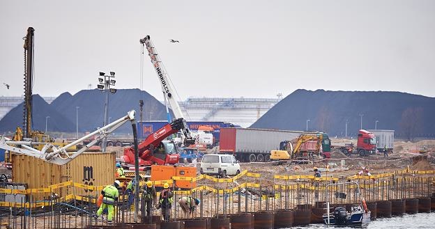 Budowa terminalu kontenerowego T2 w DCT w Gdańsku /PAP