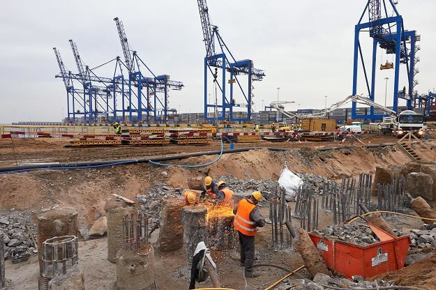 Budowa terminalu kontenerowego T2 w DCT w Gdańsku /PAP