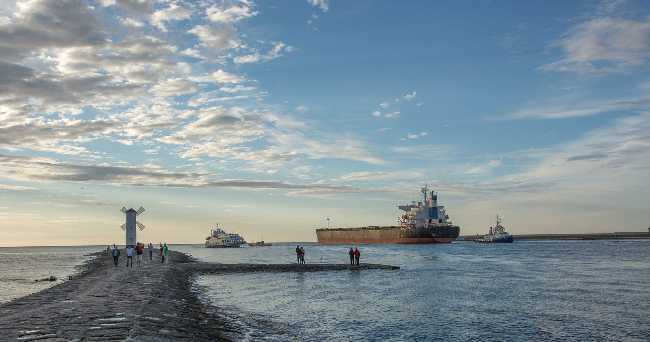 Budowa terminalu kontenerowego w Świnoujściu stanęła pod znakiem zapytania /123RF/PICSEL