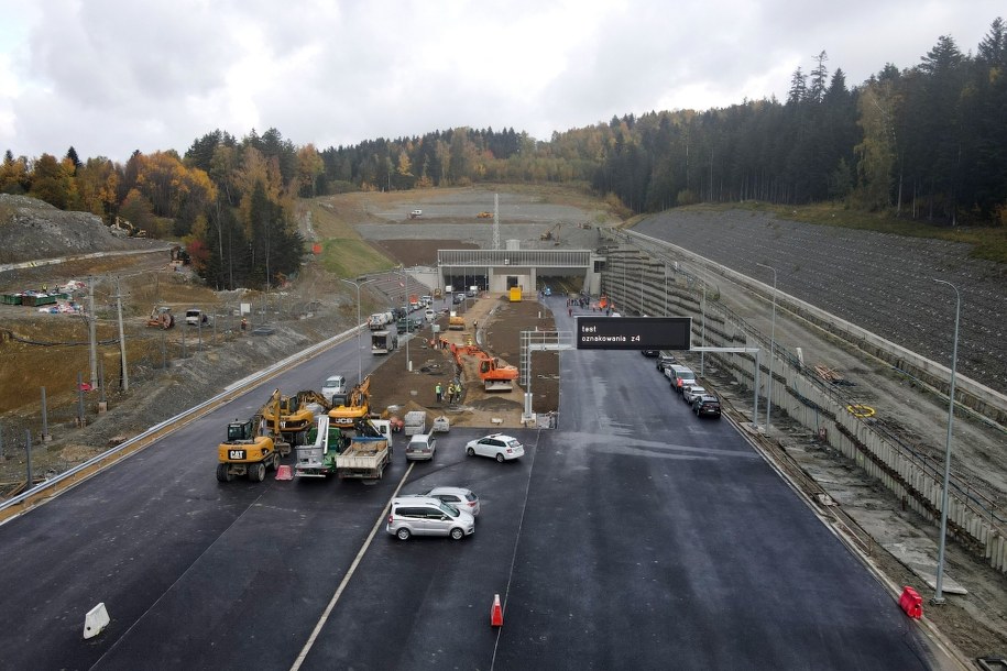 Budowa tunelu pod górą Luboń Mały na odcinku S7 Naprawa - Skomielna Biała /Grzegorz Momot /PAP