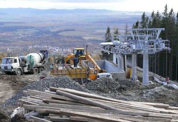 Budowa wyciągu w Tatrzańskiej Łomnicy, zdjęcie z 2008 roku. &nbsp; /Jan Latała /RMF FM