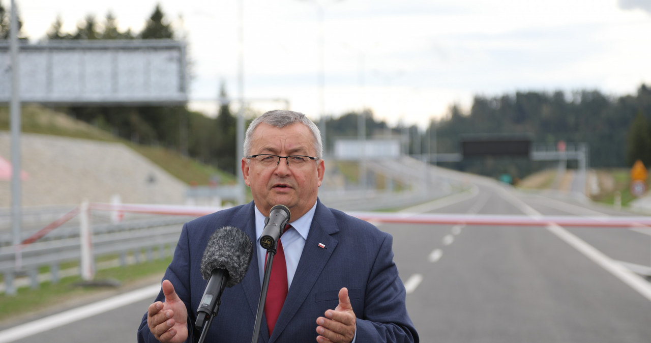 Budowa zakopianki to flagowa inwestycja PiS-u /Jan Graczyński /East News