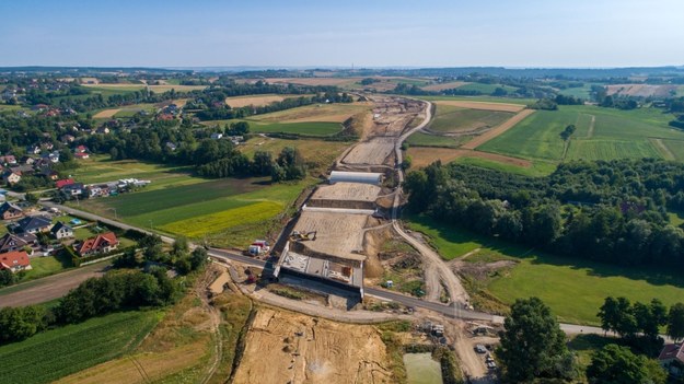 Budowany odcinek trasy S7 w Pielgrzymowicach (fot. GDDKiA) /
