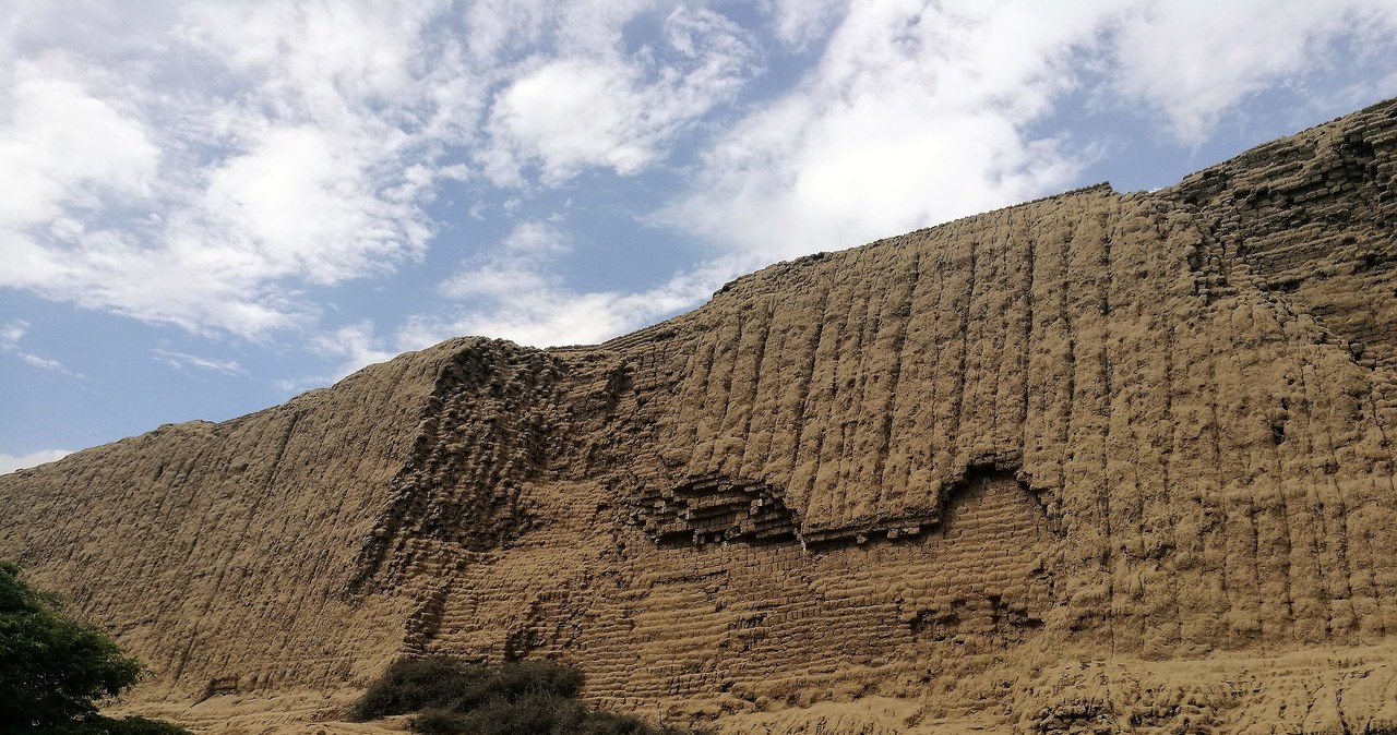 Budowiczowie świątyni Huaca del Sol przetrwali znacznie dłużej niż sądziliśmy /Pitxiquin /Wikimedia