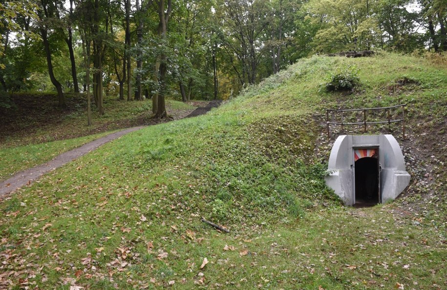 Budowla, ukryta w stoku skarpy, została nazwana na cześć mitycznych Pól Elizejskich /Radek Pietruszka /PAP