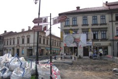 Budowlany krajobraz na wadowickim rynku