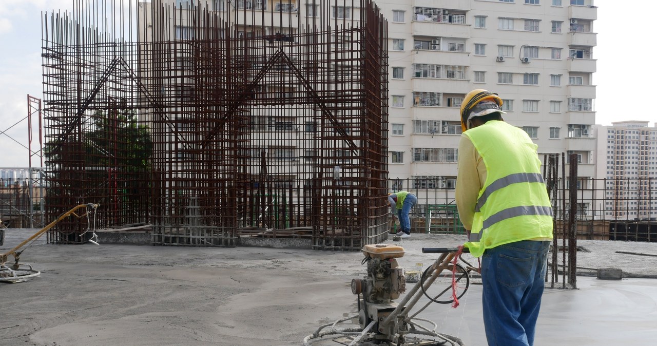 Budowy w Polsce opuściło 20-30 proc. ukraińskich pracowników /123RF/PICSEL