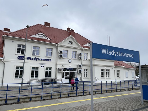 Budynek dworca we Władysławowie /Stanisław Pawłowski /RMF24