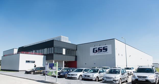 Budynek pierwszej w Polsce fabryki firmy Global Steering Systems Europe /PAP