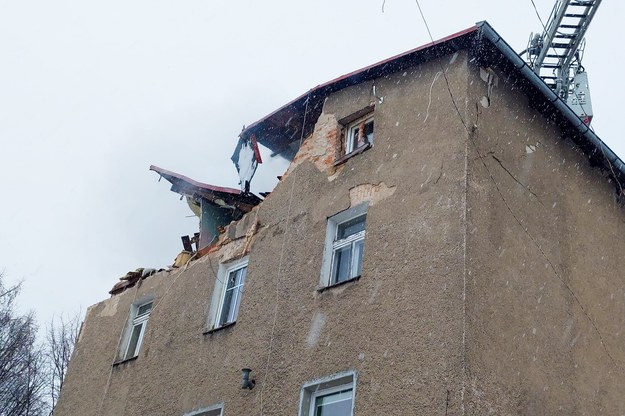 Budynek uszkodzony w wyniku eksplozji /KW PSP Wrocław /PAP