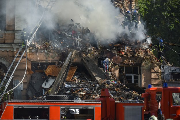 Budynek w Kijowie zniszczony przez drona-kamikadze /OLEG PETRASYUK /PAP/EPA