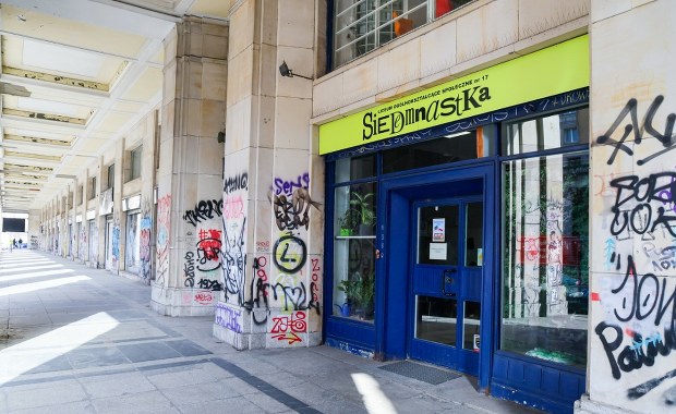 Budynek warszawskiego liceum ostrzelany. Akt oskarżenia przeciwko 43-latkowi