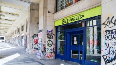 Budynek warszawskiego liceum ostrzelany. Akt oskarżenia przeciwko 43-latkowi