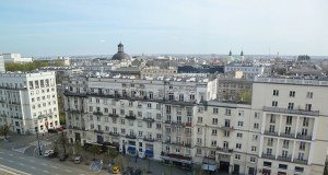 Budynek warszawskiego liceum ostrzelany