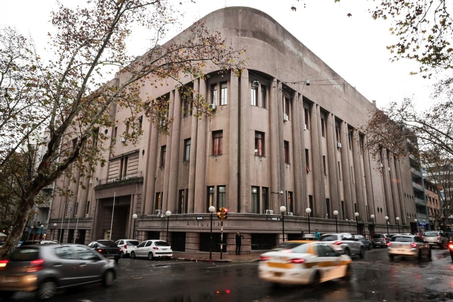 Budynek więzienia w Montevideo, z którego uciekł mafioso /Raul Martinez /PAP/EPA