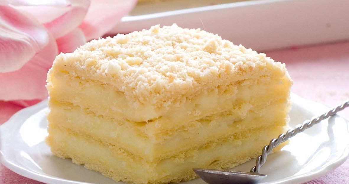 Budyniowy Smakołyk to ciasto, które pasuje na każdą okazję /wiktory /123RF/PICSEL