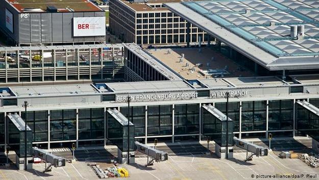 Budynki nowego lotniska są gotowe od lat, ale problemem są systemy przeciwpożarowe /Deutsche Welle