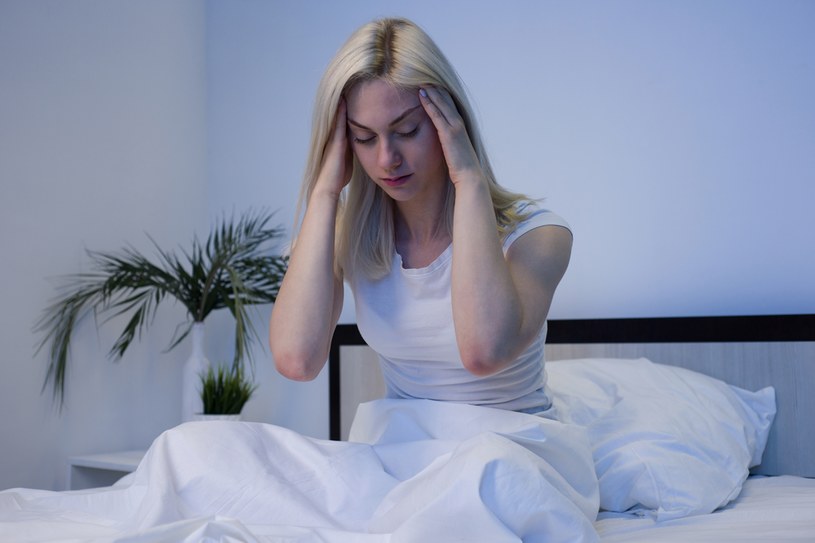 Budzisz się z bólem albo zawrotami głowy? To może być skutek zbyt dużego stężenia CO2 w twojej sypialni /123RF/PICSEL