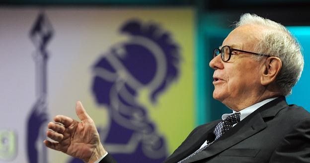 Buffett zapewnia, że jego koledzy-superbogacze nie będą protestować przeciw wyższym podatkom /AFP