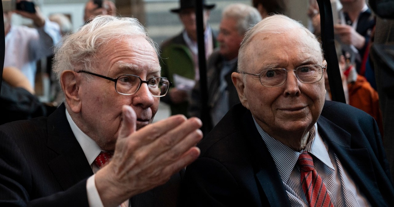 Buffett żegna Mungera. Takiego duetu inwestorów świat nigdy wcześniej nie widział. /JOHANNES EISELE /AFP