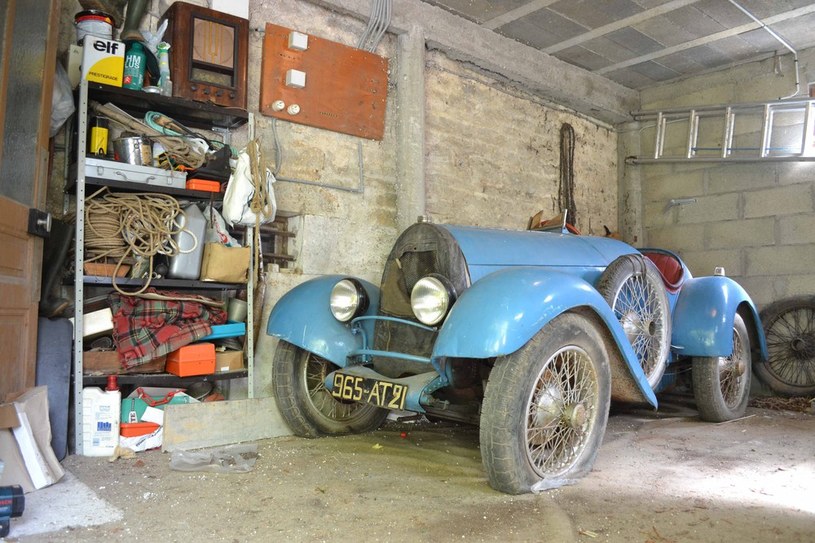 Bugatti Brescia stało w stodole przez kilkadziesiąt lat! /East News