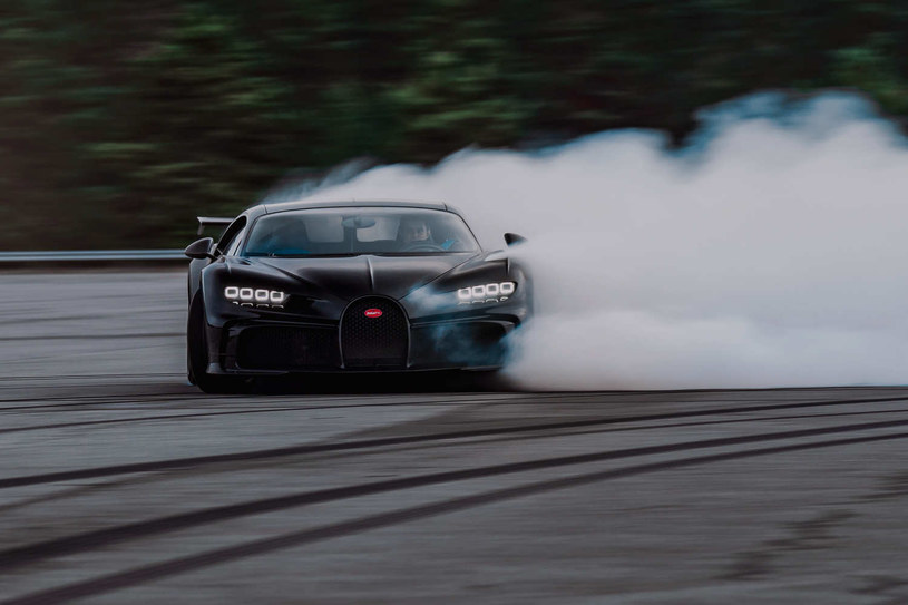 Bugatti Chiron sunie w poślizgu z niesamowitą gracją /materiały prasowe