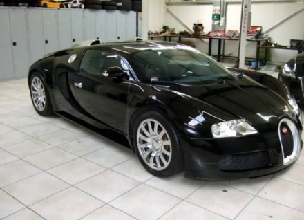 Bugatti Veyron wystawione na sprzedaż przez Buttona /fot.www.autotrader.co.uk /Informacja prasowa