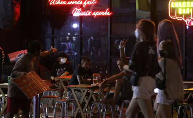 Bułgaria: Restauracje i kina z niezaszczepionymi pracownikami będą zamknięte