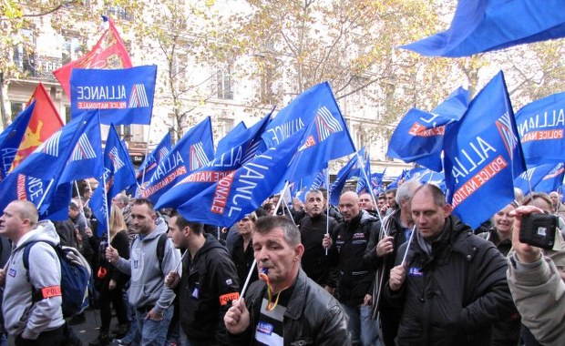Bunt francuskich policjantów. "Hollande, zmiataj!"