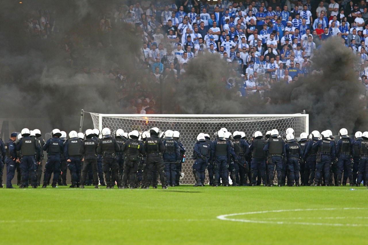 Burdy na stadionach niemal w każdy weekend. Te dane nie pozostawiają złudzeń
