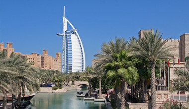 Burdż al-Arab otwarte dla zwiedzających. Hotel w Dubaju oferuje wycieczki z przewodnikiem