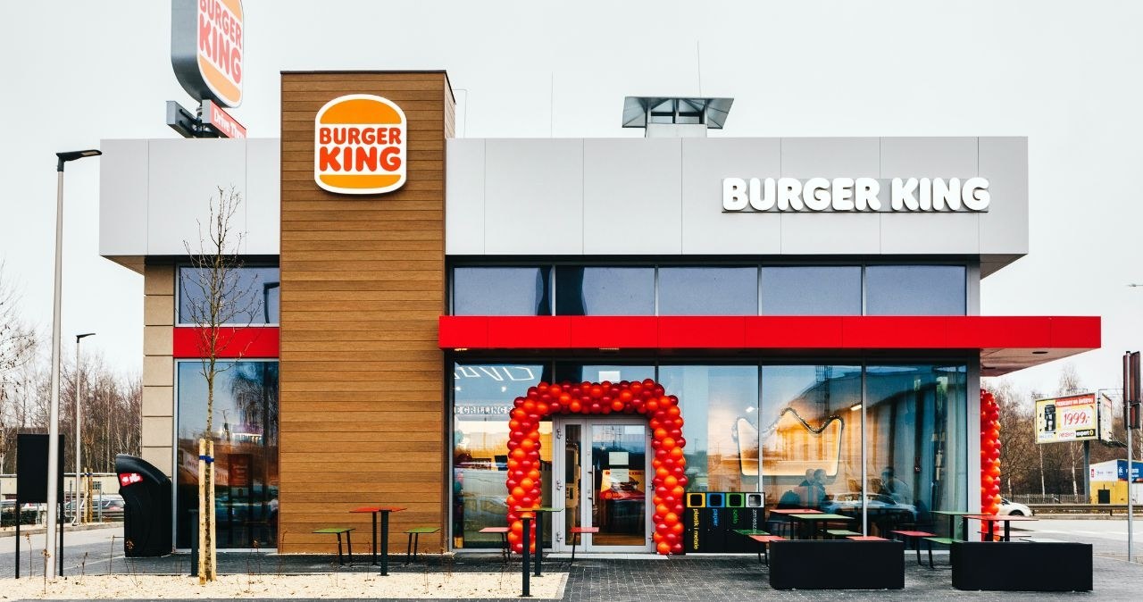 Burger King wspiera 33. Finał WOŚP – rozdaje darmowe Whoppery Jr. dla wolontariuszy! /materiały prasowe/Monika Perdjon /INTERIA.PL