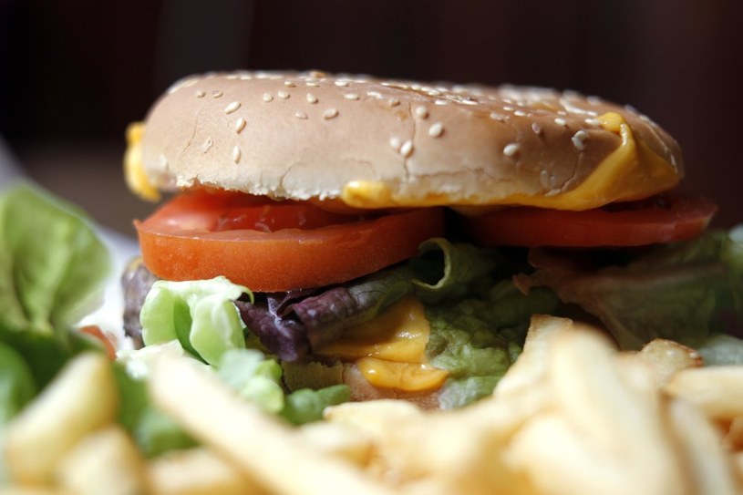 Burger nie musi kojarzyć się tylko z fast foodem /AFP