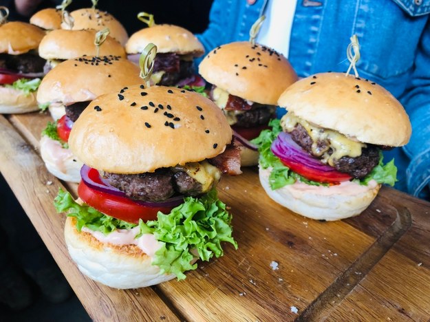 Burgery w czasie festiwalu awansowały już do pełnoprawnych, restauracyjnych dań /Agnieszka Wyderka /RMF FM