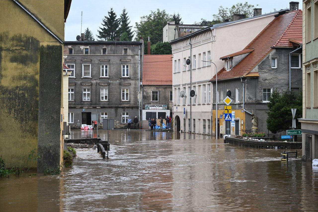 Burmistrz Bystrzycy Kłodzkiej: Ludzie potracili dorobek życia. Były dantejskie sceny w urzędzie