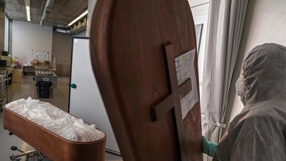 Burmistrz Codogno do negujących COVID-19: Przyjdźcie na nasz cmentarz, może zrozumiecie